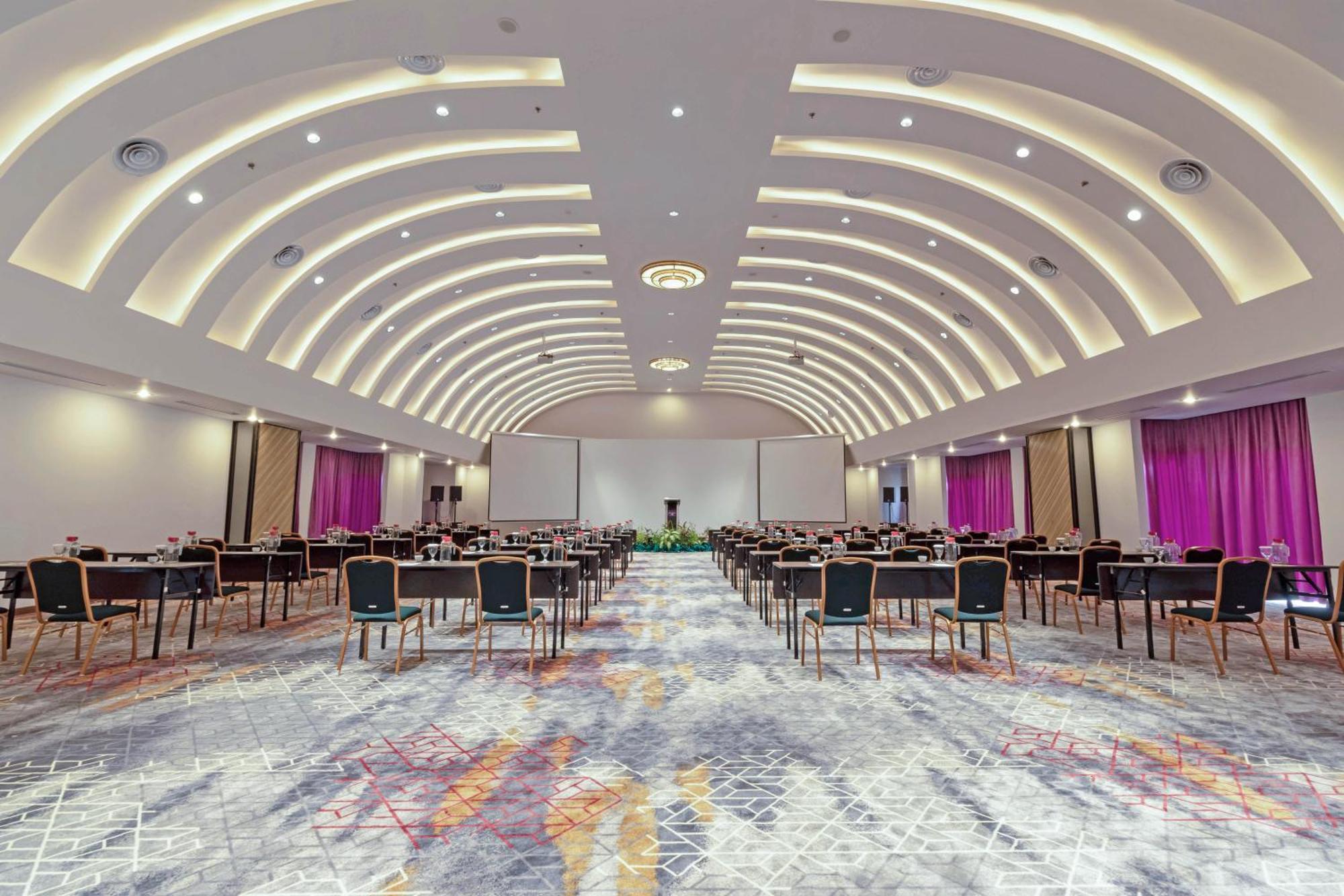 Mercure Pontianak City Center Exterior photo