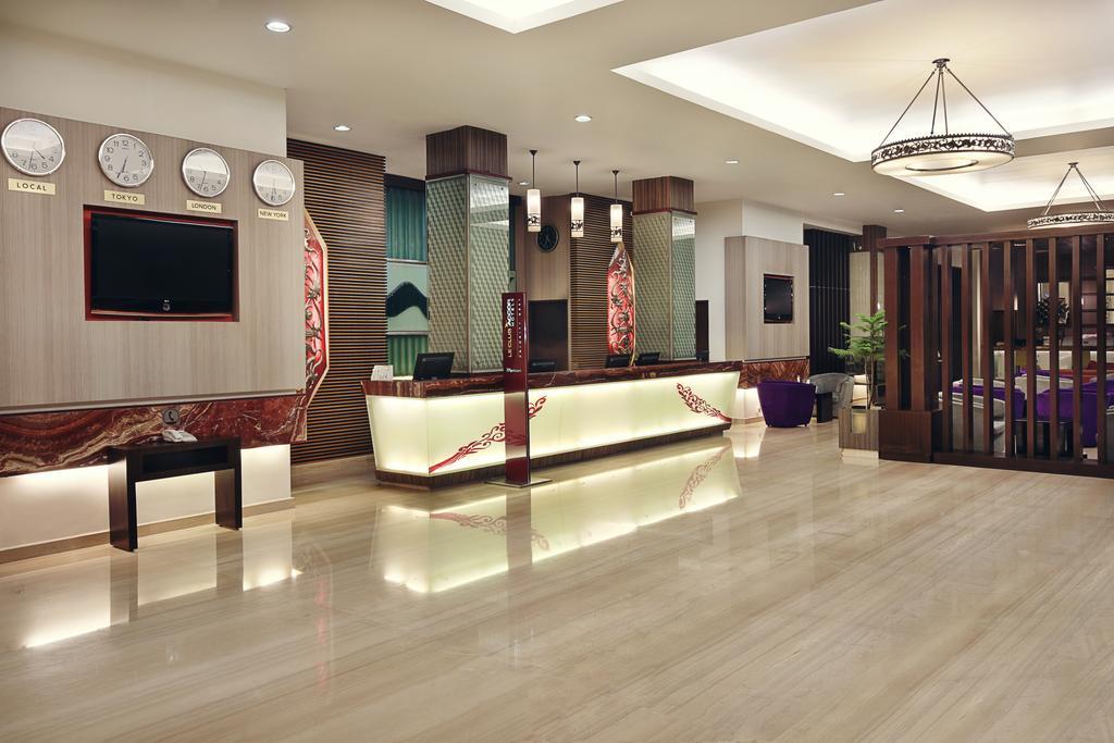 Mercure Pontianak City Center Exterior photo