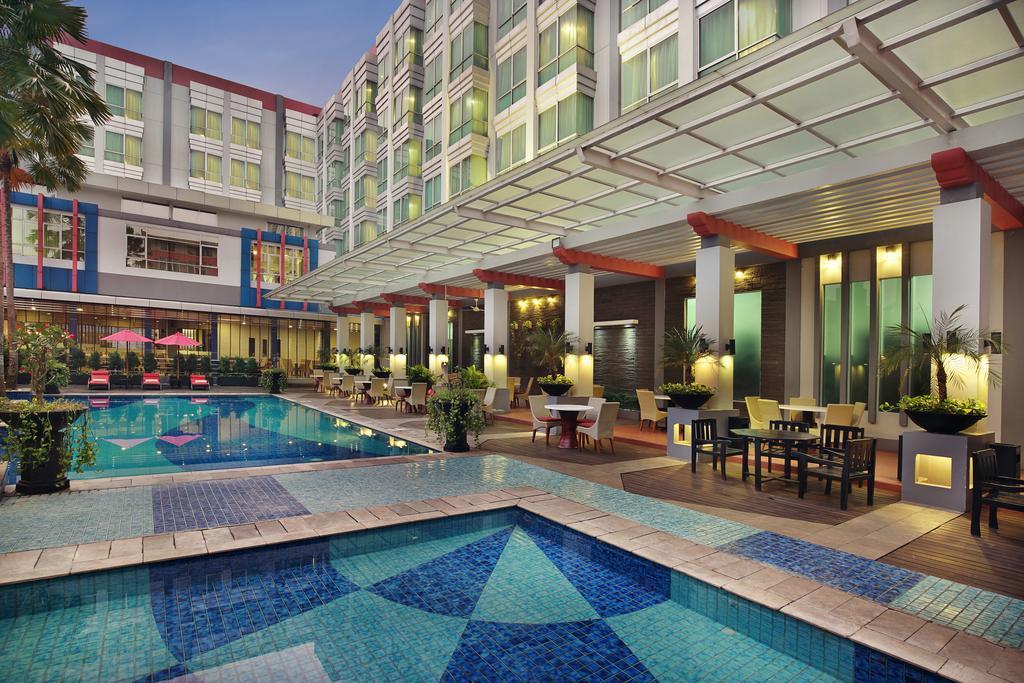 Mercure Pontianak City Center Exterior photo