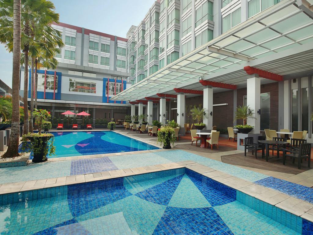 Mercure Pontianak City Center Exterior photo