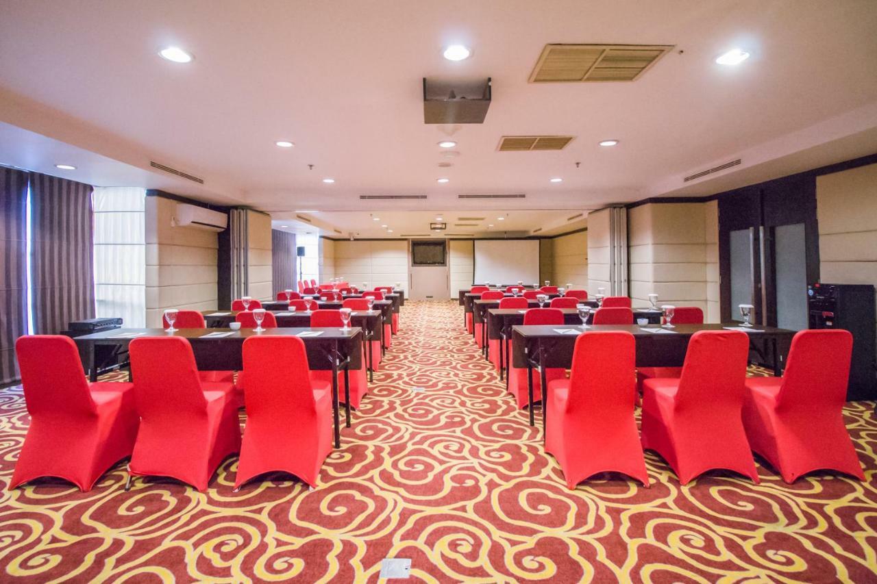 Mercure Pontianak City Center Exterior photo