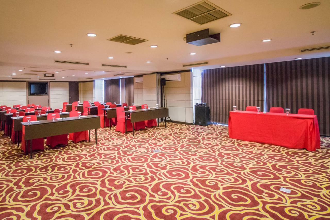 Mercure Pontianak City Center Exterior photo