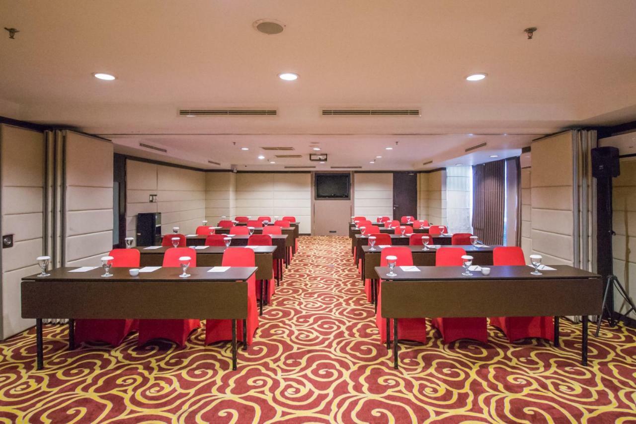 Mercure Pontianak City Center Exterior photo
