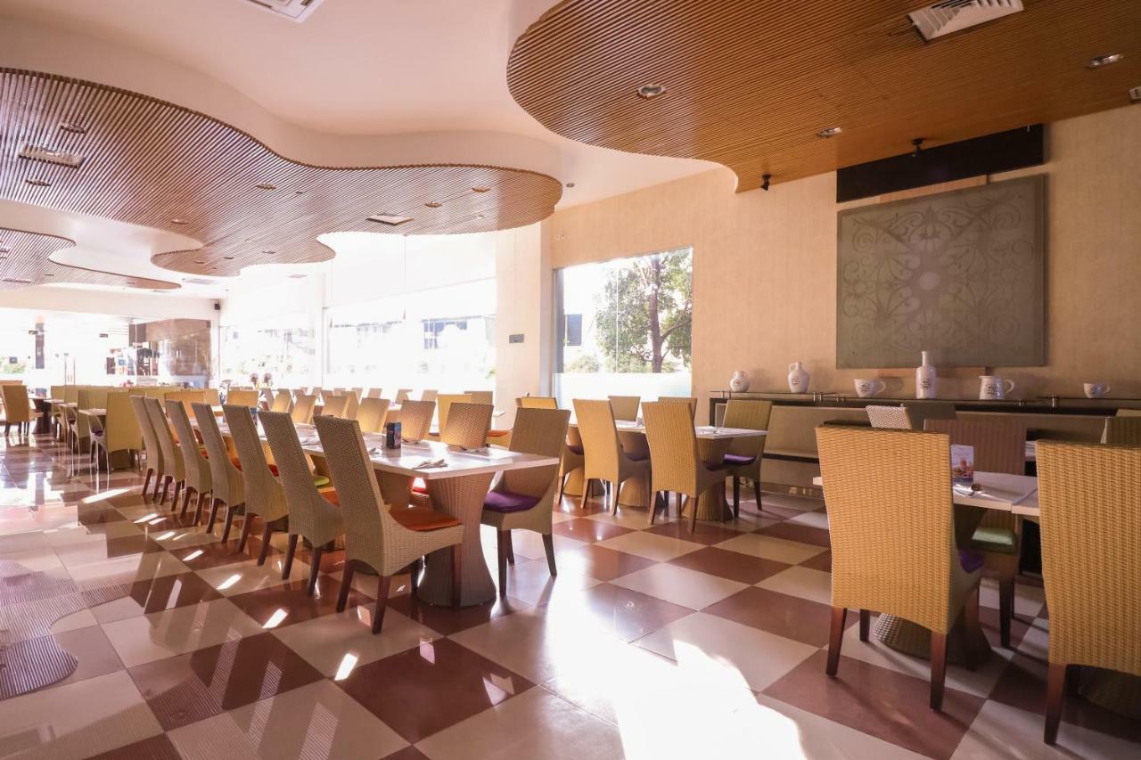 Mercure Pontianak City Center Exterior photo
